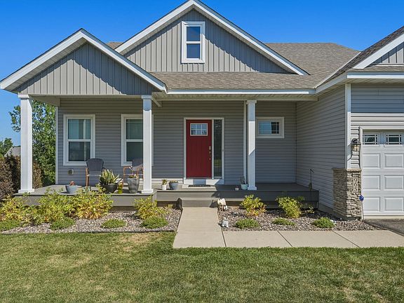 2nd image of 965 Aspen Cir