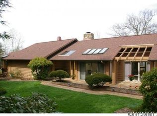 264 Beechwood Cir, Laurel Park, NC 28739