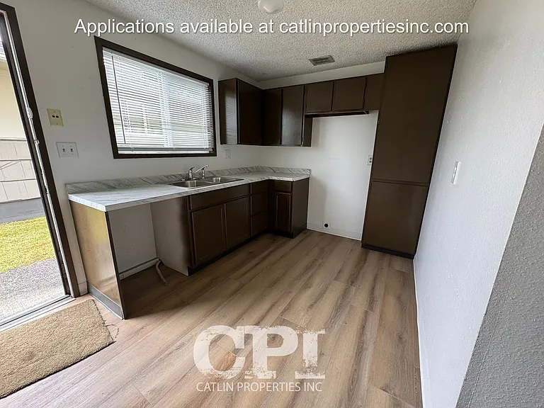 917 Cedar St — Photo 5