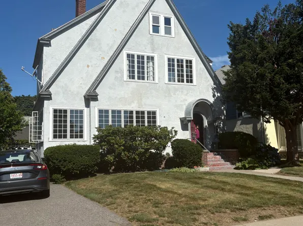 37 Somerset St #2, Worcester, MA 01609