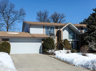 3622 Pebble Beach Rd, Northbrook, IL 60062