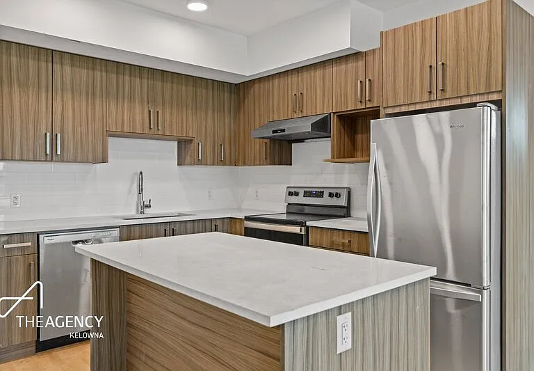 1036 Coronation Ave #307 — Photo 3