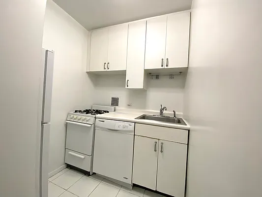 Rented by Kaden Realty | media 21