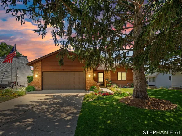 4624 Wyatt St SW, Grandville, MI 49418