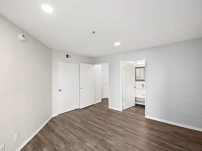 1223 Federal Ave — Photo 132