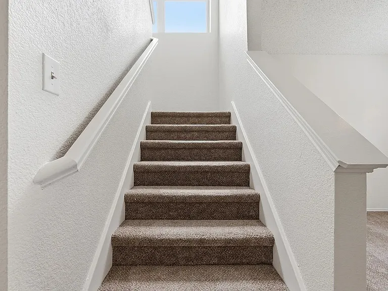 725 Parkford Ln — Photo 17