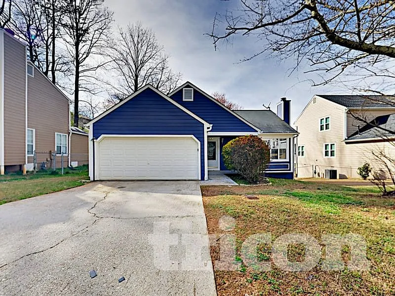 575 Woodcrest Manor Drive Stone Mountain GA — Photo 2