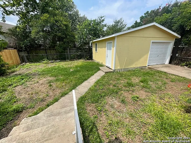 218 Vance St — Photo 9
