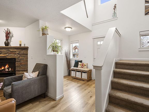 4th image of 20483 Brentwood Ave