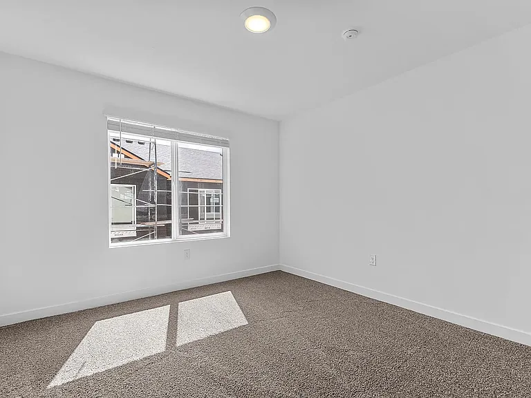 1907 E 640 N — Photo 14
