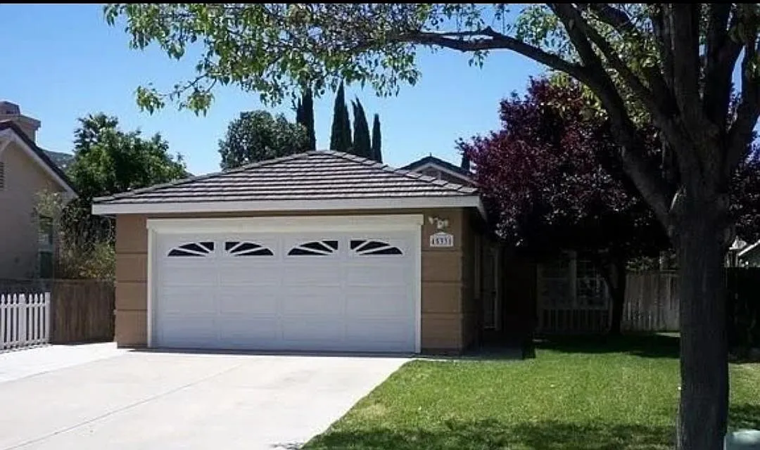 Building Photo - Zuma Dr