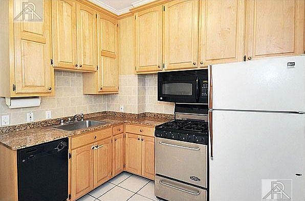 1st image of 190 Saint Paul St #6