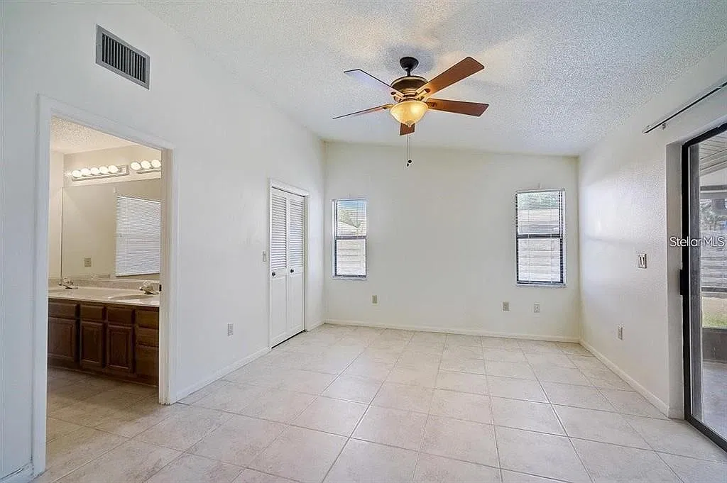 3 bed, 2.0 bath, 1492 sqft, $2,500 — Photo 2