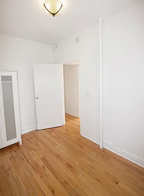 Rented by Jonis Realty | media 30