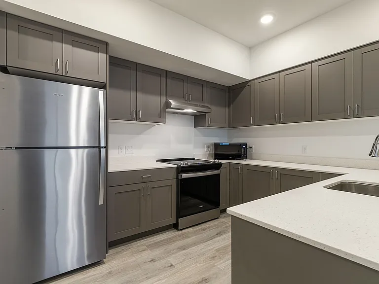 City Gate Apartments — Photo 95