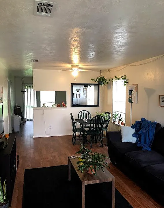 1109 University Oaks Blvd