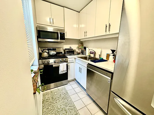 Rented by Furumoto Realty of New York City Inc | media 21