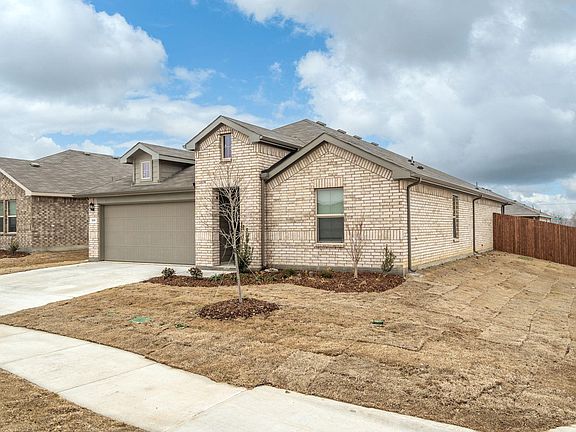 2nd image of 300 Destin Dr