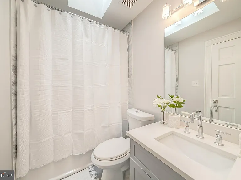 1111 Towlston Rd — Photo 30