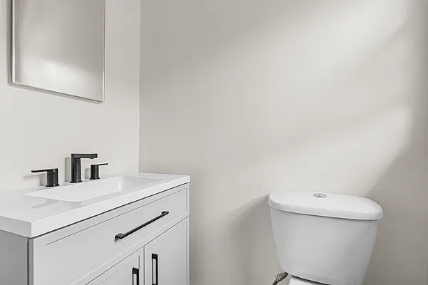 Bathroom, photo 2