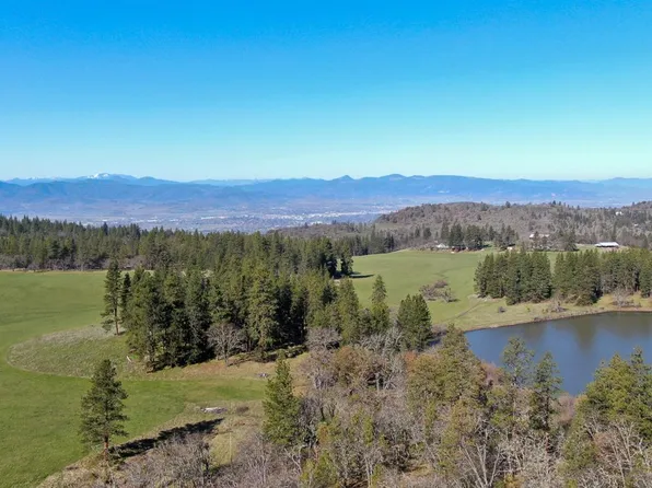 7565 Hillcrest Rd, Eagle Point, OR 97524