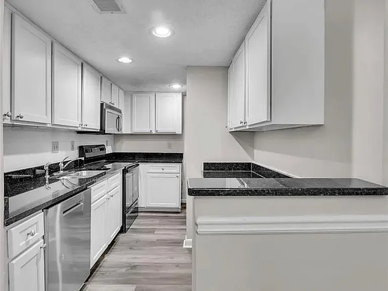 6900 Roswell Rd #10Q — Photo 6