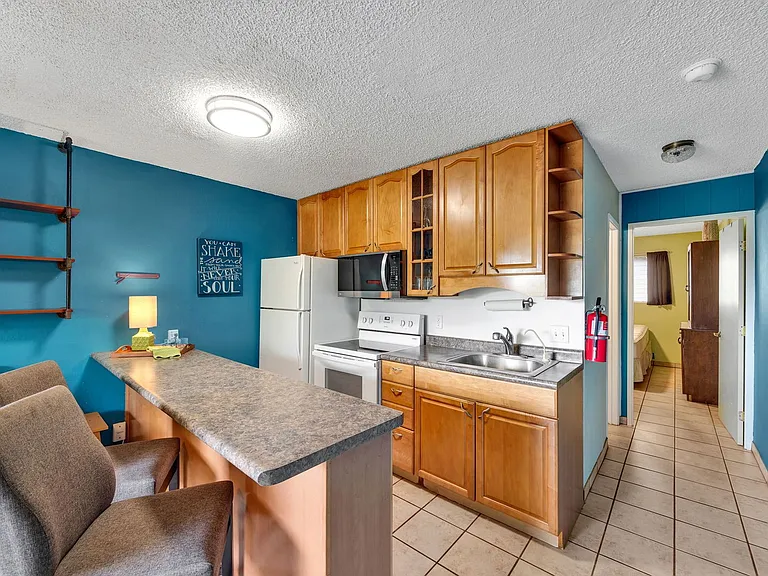 2136 Konou Pl #202 — Photo 2