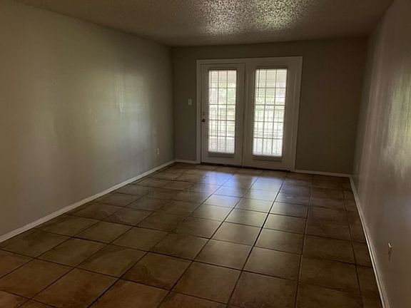 2nd image of 1618 E Moore St #6