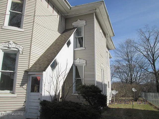240 S Main St photo 1