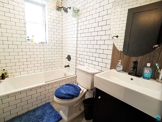 Rented by EXR | media 61