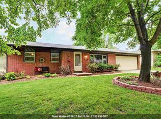 2158 Red Oak Dr, Green Bay, WI 54304