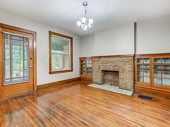 3rd image of 277 N Warren Ave