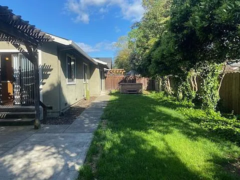 447 Haraszthy Dr — Photo 14