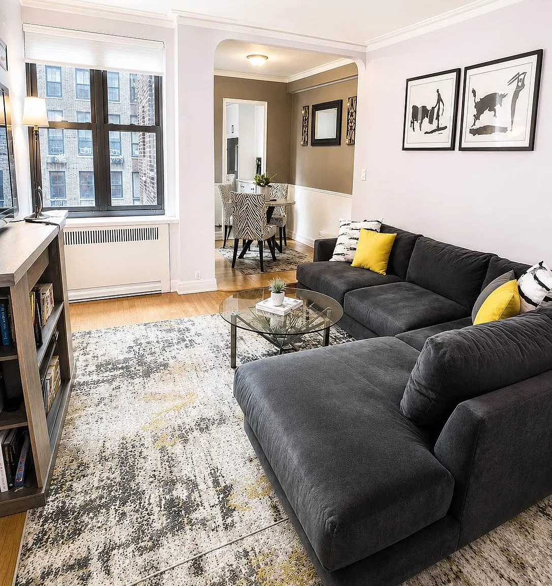 222 East 35th Street — Photo 2