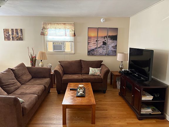 5th image of 105 Robert Dr Room 2