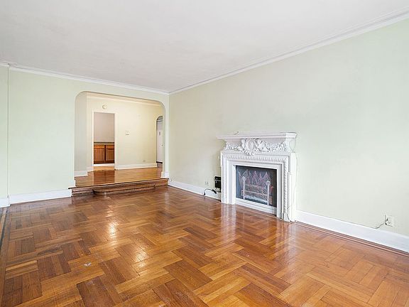 2nd image of 2685 Creston Ave APT 4J