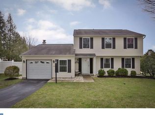 222 Cambridge Dr, Langhorne, PA 19047