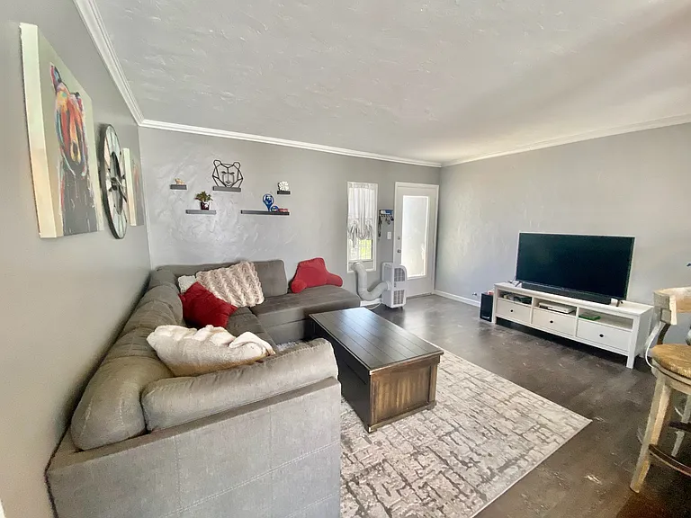 4262 Wilson Ave #13 — Photo 4
