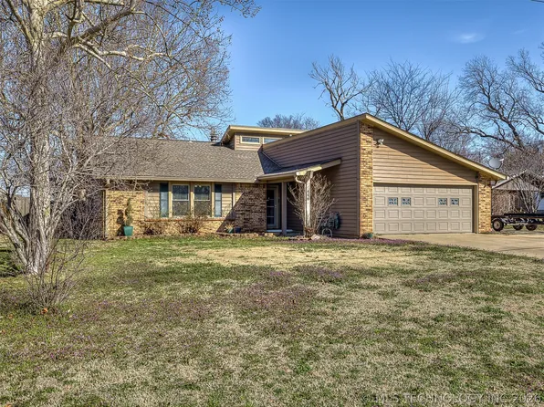 606 NW 9th St, Wagoner, OK 74467