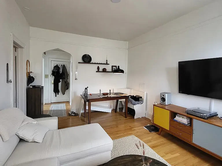 317 Graham Ave #3F — Photo 2
