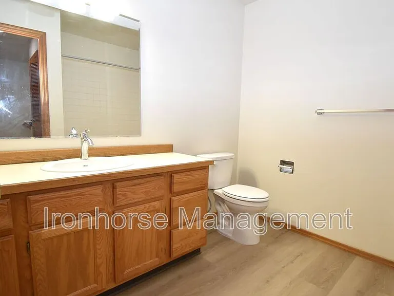1712 W Olive St #46 — Photo 25
