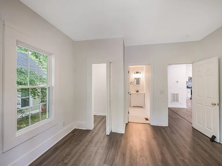 114 N Guthrie Ave — Photo 12