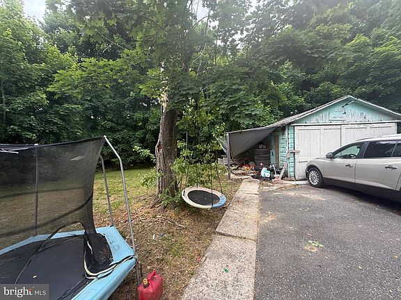 5th image of 160 W Lincoln St