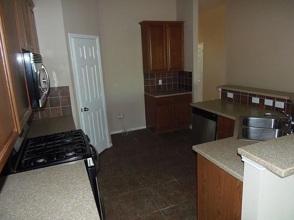 3rd image of 700 Vallejo Dr