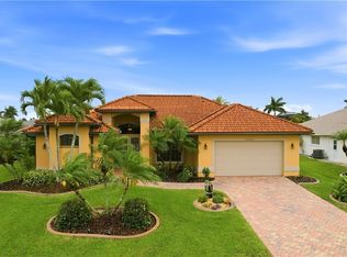 2400 SW 39th Terrace Cpe, Coral, FL 33914