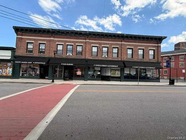 1 bed, 1.0 bath, 828 sqft, $1,700 — Photo 1