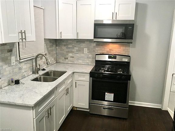 5th image of 18508 Lewis Dr