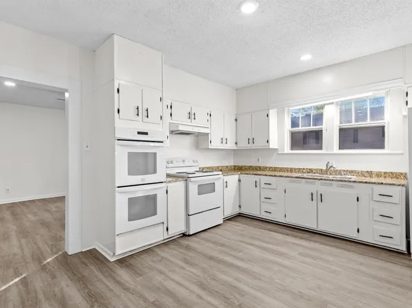 137 Elrie Blvd, Bessemer, AL 35020