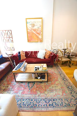 Rented by Street Realty Brokerage LLC | media 9