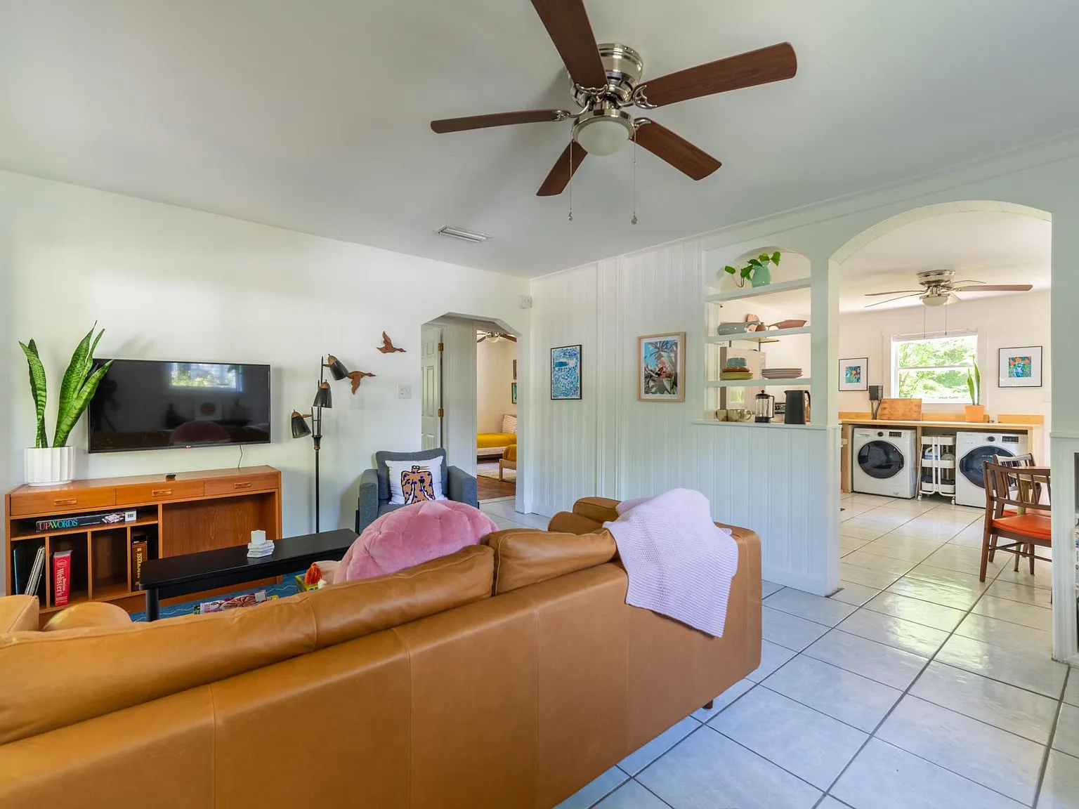 2 bed, 852 sqft, $2,300 — Photo 1